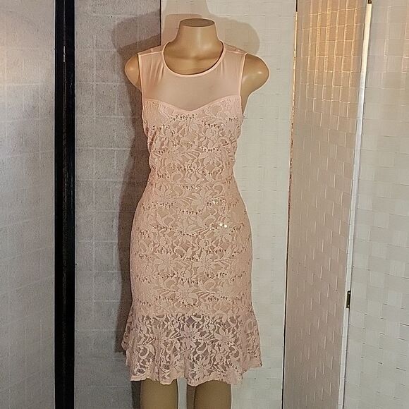 BRAND NEW FLT STUDIO SLEEVELESS BODYCON DRESS WITH RUFFLE HEM - Picture 4 of 13